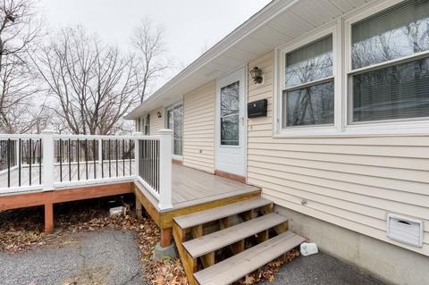 50 Dillon St, Worcester, MA 01604 photo 4