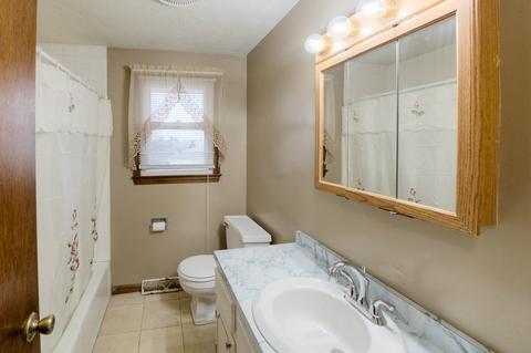 50 Dillon St, Worcester, MA 01604 photo 11