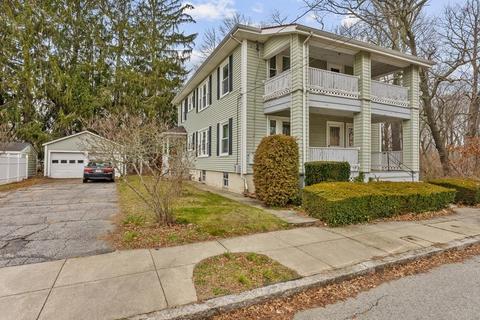 60 Moss St, Fall River, MA 02720 photo 1