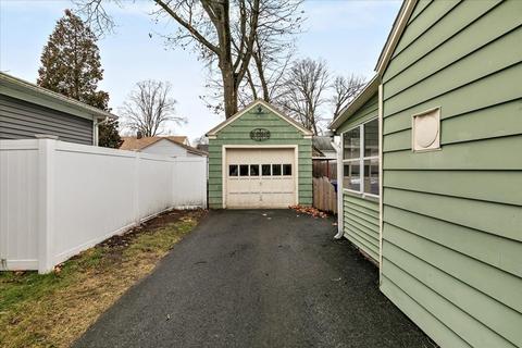 22 Lancaster St, Springfield, MA 01118 photo 26