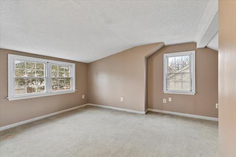 22 Lancaster St, Springfield, MA 01118 photo 21