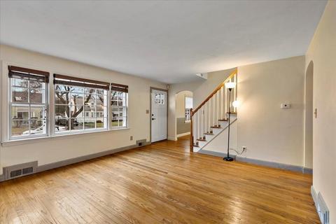 22 Lancaster St, Springfield, MA 01118 photo 8