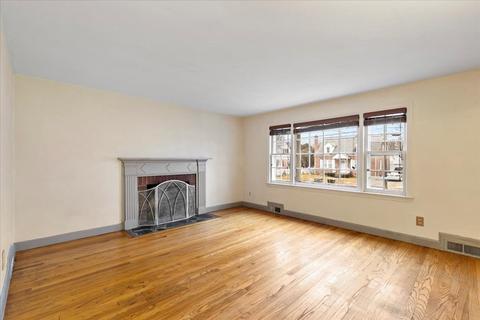22 Lancaster St, Springfield, MA 01118 photo 11