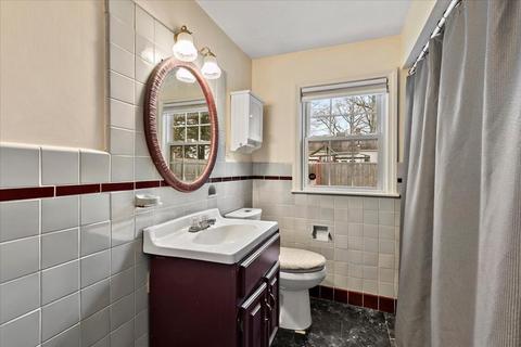 22 Lancaster St, Springfield, MA 01118 photo 14