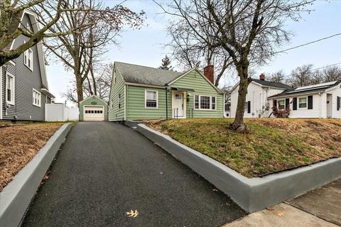 22 Lancaster St, Springfield, MA 01118 photo 4