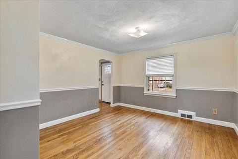 22 Lancaster St, Springfield, MA 01118 photo 16