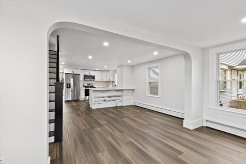 161 Laconia St, Springfield, MA 01129 photo 18