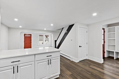 161 Laconia St, Springfield, MA 01129 photo 8