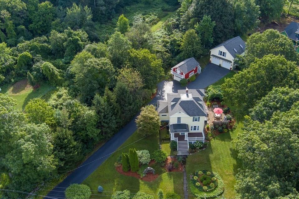 663 Burncoat, Worcester, MA 01606 39 Photos MLS 72931001 Movoto