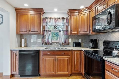 42 A St, Reading, MA 01867 photo 5