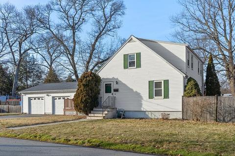42 A St, Reading, MA 01867 photo 2
