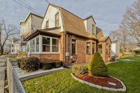 22 Adams St, Chicopee, MA 01013 photo 3