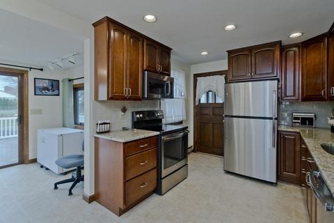 22 Adams St, Chicopee, MA 01013 photo 9