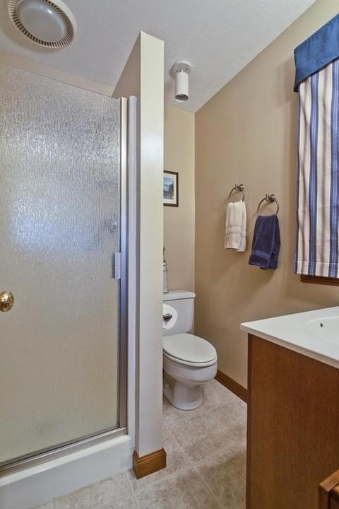 22 Adams St, Chicopee, MA 01013 photo 35