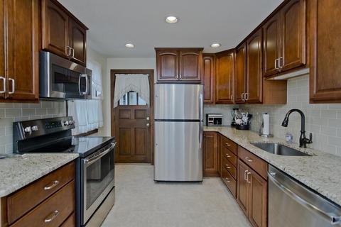 22 Adams St, Chicopee, MA 01013 photo 10