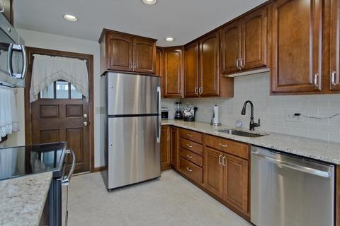 22 Adams St, Chicopee, MA 01013 photo 11