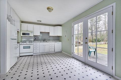 848 Ryan Rd, Florence, MA 01062 photo 10