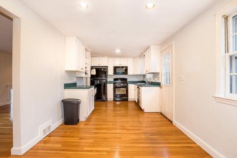 174 Robert Rd, Dedham, MA 02026 photo 7
