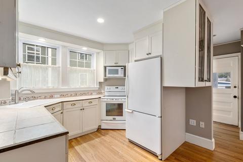 833 Great Plain Ave, Needham, MA 02492 photo 11