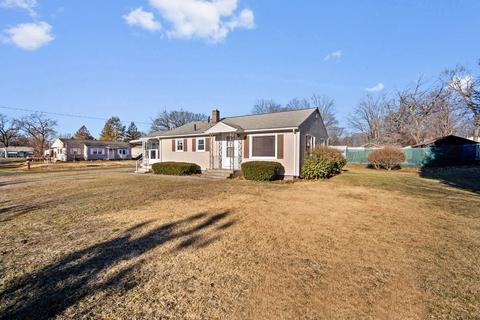 36 Schorr St, Chicopee, MA 01020 photo 4