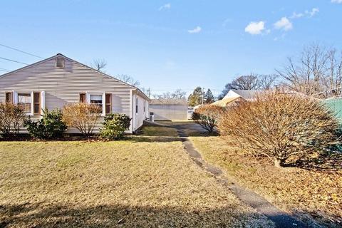 36 Schorr St, Chicopee, MA 01020 photo 5