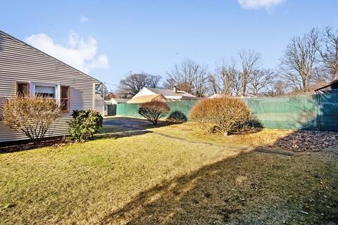 36 Schorr St, Chicopee, MA 01020 photo 6