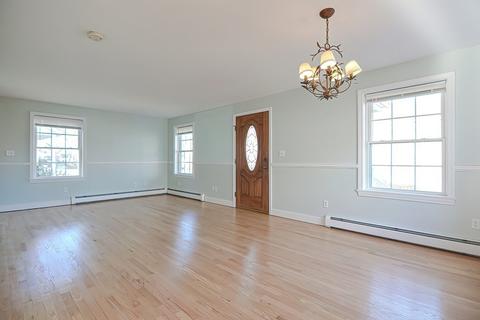 11 Riverside St, Danvers, MA 01923 photo 3