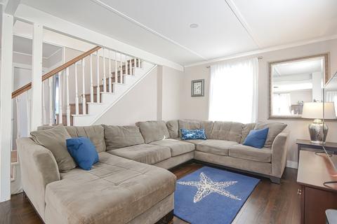 8 Springfield St, Gloucester, MA 01930 photo 5
