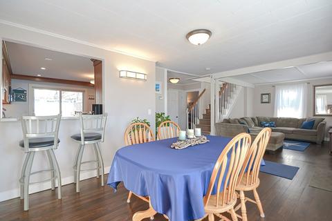 8 Springfield St, Gloucester, MA 01930 photo 9