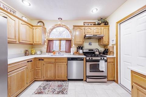 201 Winterset Dr, Springfield, MA 01129 photo 9