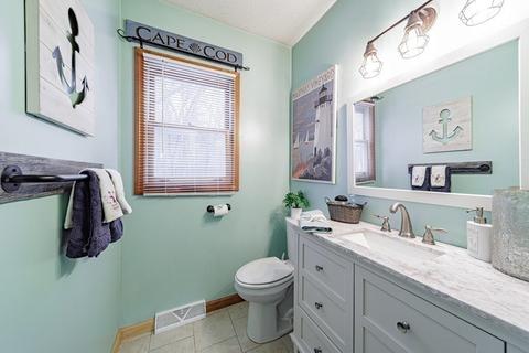 201 Winterset Dr, Springfield, MA 01129 photo 5