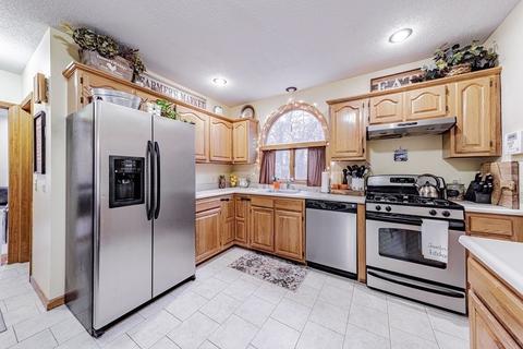 201 Winterset Dr, Springfield, MA 01129 photo 1