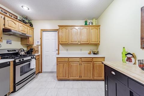 201 Winterset Dr, Springfield, MA 01129 photo 8