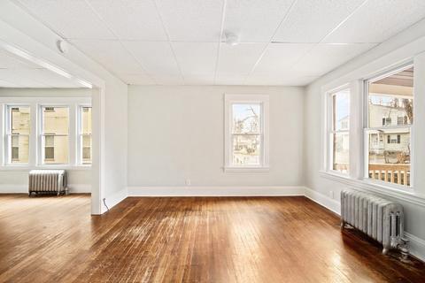 35 Dorne St, Springfield, MA 01105 photo 3