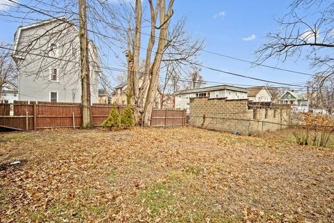35 Dorne St, Springfield, MA 01105 photo 18