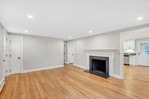 18 Brown St, Maynard, MA 01754 photo 4