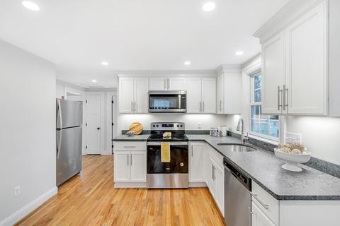 18 Brown St, Maynard, MA 01754 photo 6