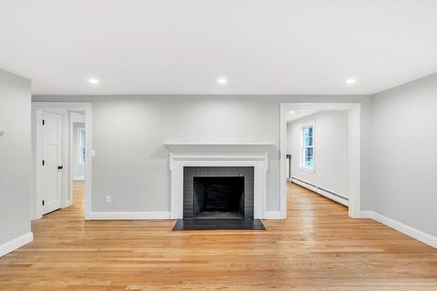 18 Brown St, Maynard, MA 01754 photo 3