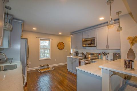 45 Laclede Ave, Chicopee, MA 01020 photo 9