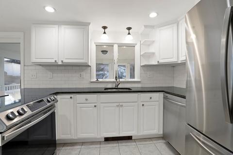 4 Wirling Dr, Beverly, MA 01915 photo 8