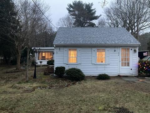 208 Spring St, Hanover, MA 02339 photo 2