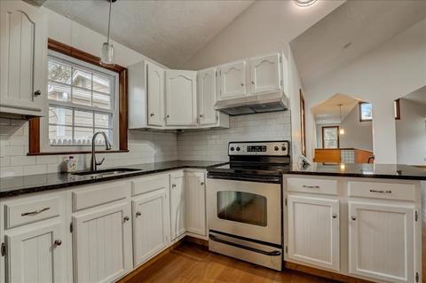 42 Martin St, Buzzards Bay, MA 02532 photo 1