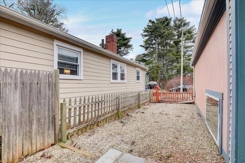 42 Martin St, Buzzards Bay, MA 02532 photo 21