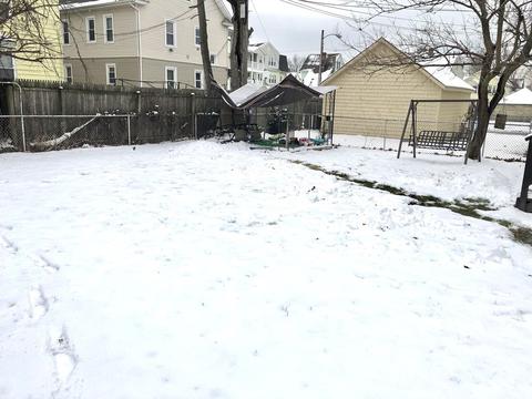 71 Phoenix Ter, Springfield, MA 01104 photo 5