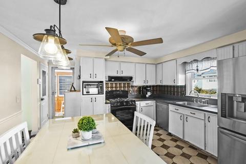 134 Fuller St, Everett, MA 02149 photo 3