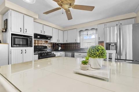 134 Fuller St, Everett, MA 02149 photo 4
