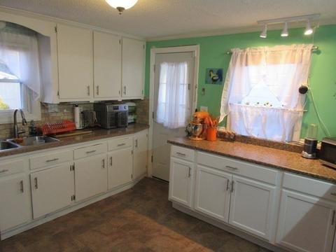 49 Glenham St, Springfield, MA 01104 photo 6