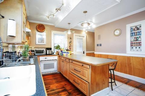58 Eckington St, Springfield, MA 01108 photo 12