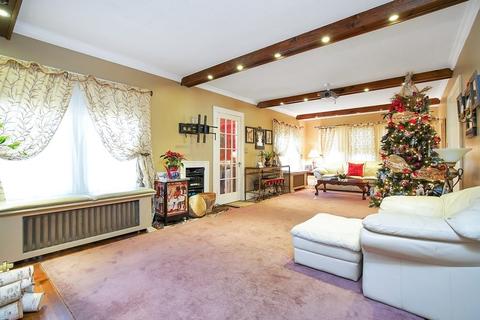 58 Eckington St, Springfield, MA 01108 photo 5