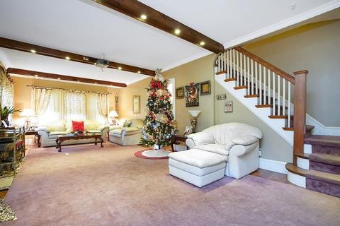 58 Eckington St, Springfield, MA 01108 photo 4